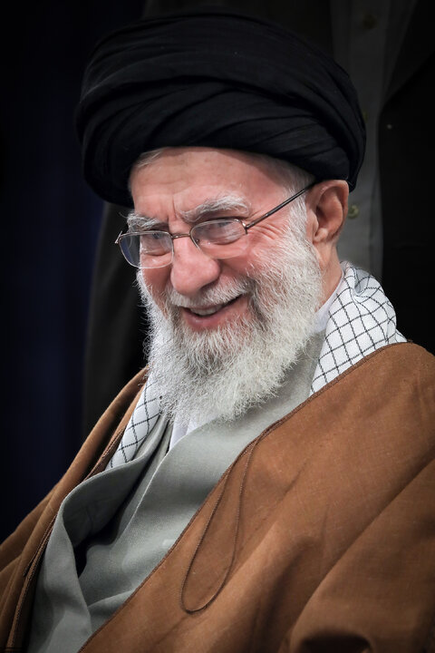 دیدار شاعران و اهالی فرهنگ و ادب فارسی با رهبر انقلاب