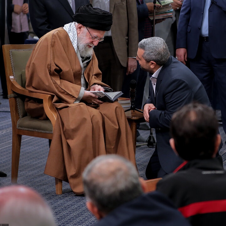 دیدار شاعران و اهالی فرهنگ و ادب فارسی با رهبر انقلاب