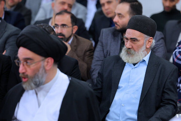 دیدار شاعران و اهالی فرهنگ و ادب فارسی با رهبر انقلاب