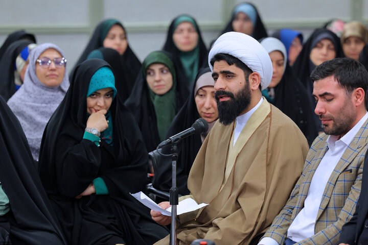 دیدار شاعران و اهالی فرهنگ و ادب فارسی با رهبر انقلاب