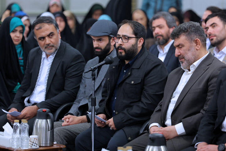 دیدار شاعران و اهالی فرهنگ و ادب فارسی با رهبر انقلاب