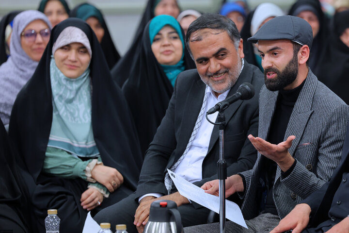 دیدار شاعران و اهالی فرهنگ و ادب فارسی با رهبر انقلاب