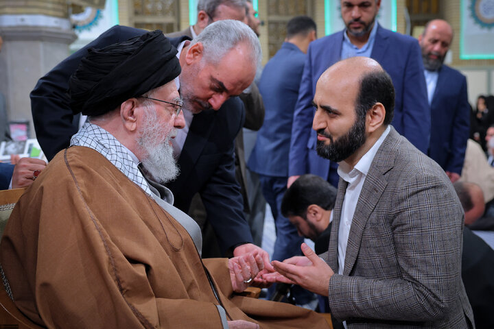 دیدار شاعران و اهالی فرهنگ و ادب فارسی با رهبر انقلاب