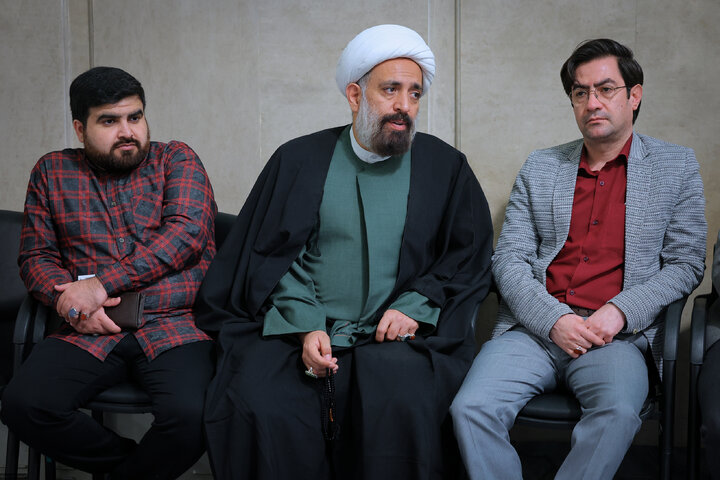 دیدار شاعران و اهالی فرهنگ و ادب فارسی با رهبر انقلاب