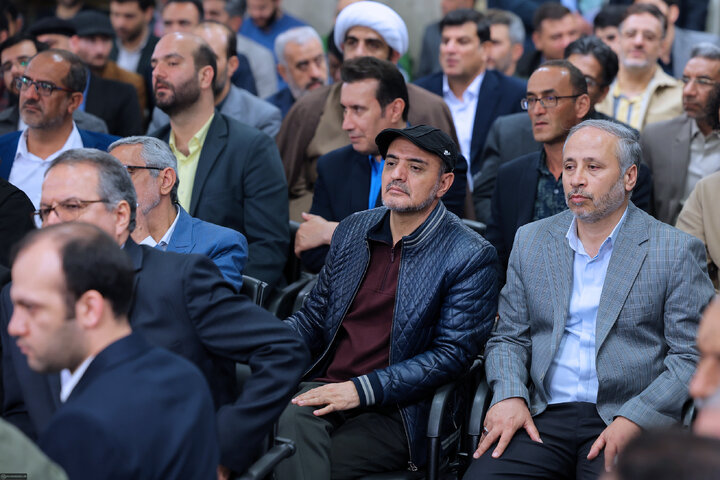 دیدار شاعران و اهالی فرهنگ و ادب فارسی با رهبر انقلاب