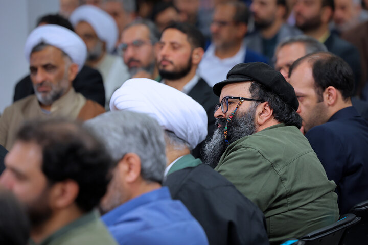 دیدار شاعران و اهالی فرهنگ و ادب فارسی با رهبر انقلاب