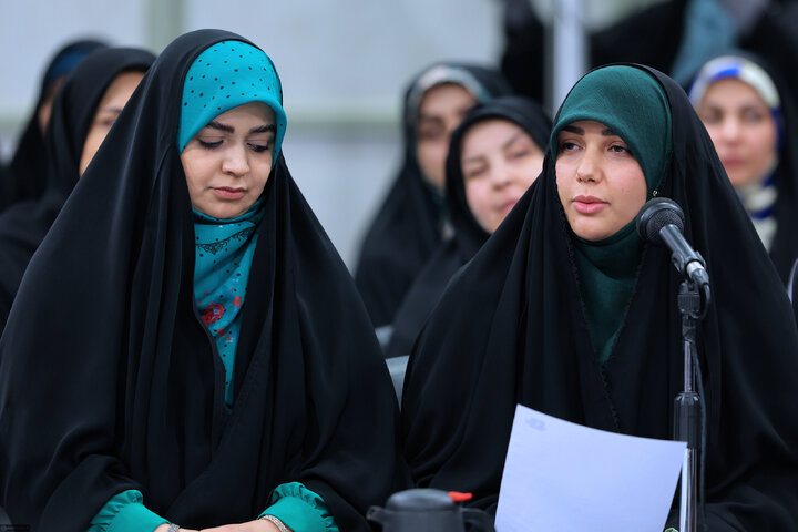 دیدار شاعران و اهالی فرهنگ و ادب فارسی با رهبر انقلاب