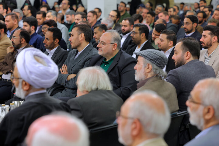 دیدار شاعران و اهالی فرهنگ و ادب فارسی با رهبر انقلاب