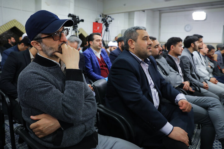 دیدار شاعران و اهالی فرهنگ و ادب فارسی با رهبر انقلاب