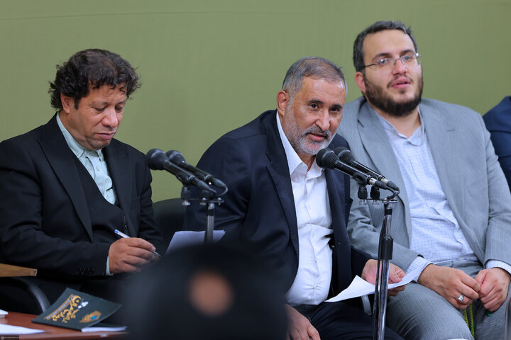 دیدار شاعران و اهالی فرهنگ و ادب فارسی با رهبر انقلاب