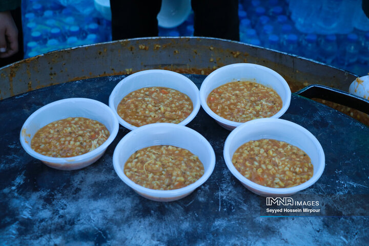 ضیافت کریمانه در مشهد مقدس