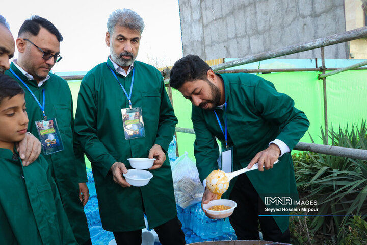 ضیافت کریمانه در مشهد مقدس