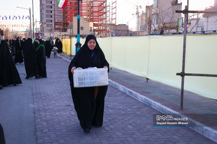 ضیافت کریمانه در مشهد مقدس