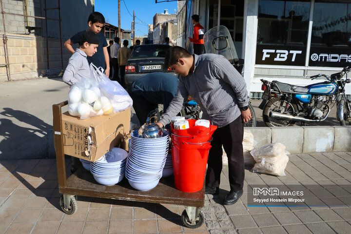 ضیافت کریمانه در مشهد مقدس