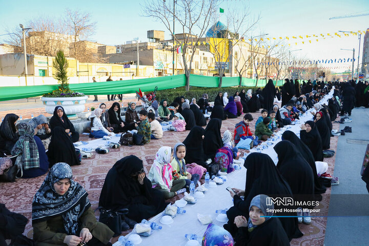 ضیافت کریمانه در مشهد مقدس