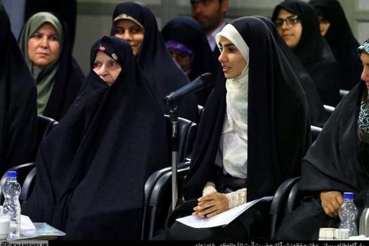 شعر، هنر شیرین روایت تلخیهای تاریخ