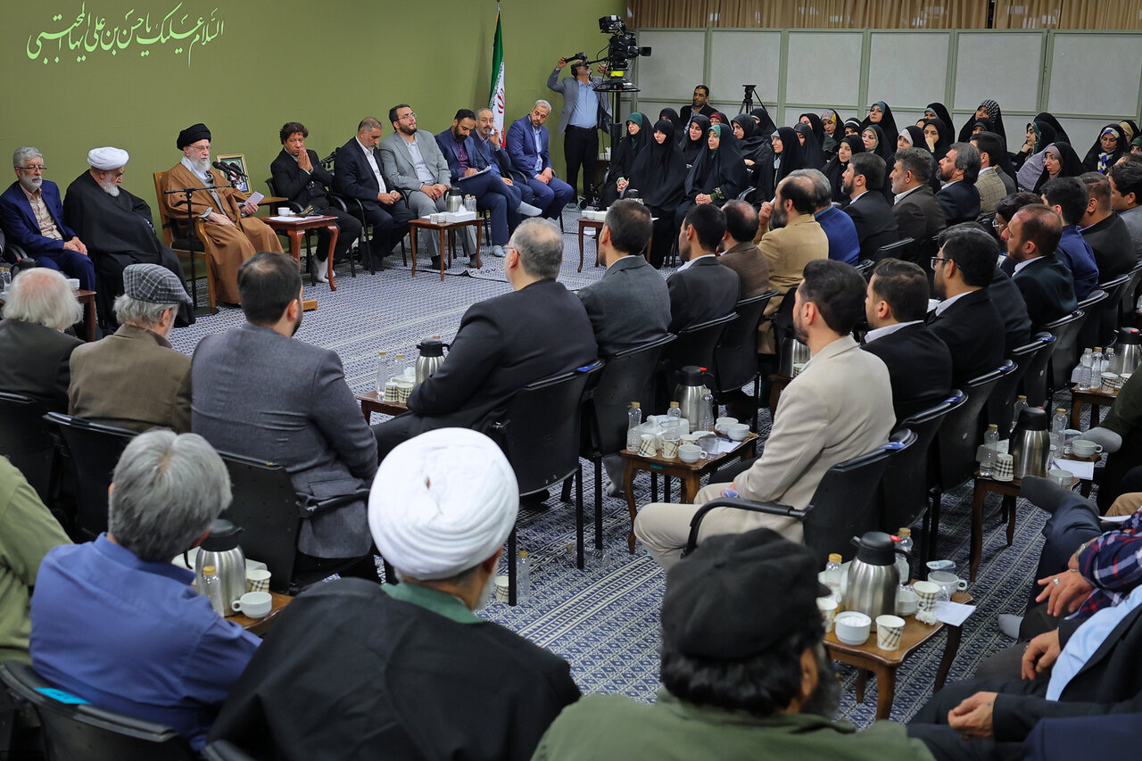 شعر، هنر شیرین روایت تلخیهای تاریخ