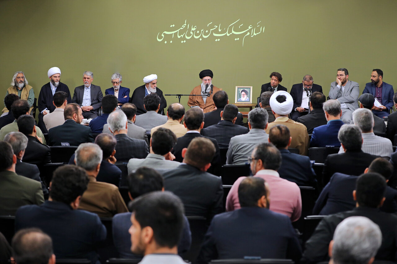 شعر، هنر شیرین روایت تلخیهای تاریخ