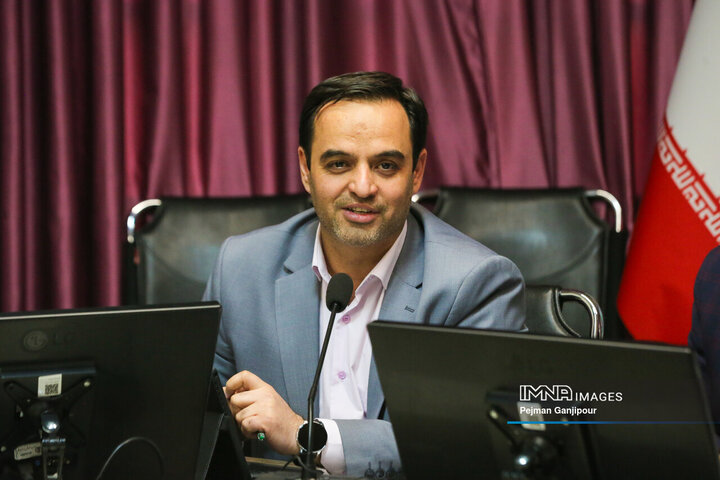 تاکید رئیس کمیسیون ارتباطات مجمع کلانشهرها بر نقش محوری رسانهها در انعکاس دستاوردها تاکید رئیس کمیسیون ارتباطات مجمع کلانشهرها بر نقش محوری رسانهها در انعکاس دستاوردها