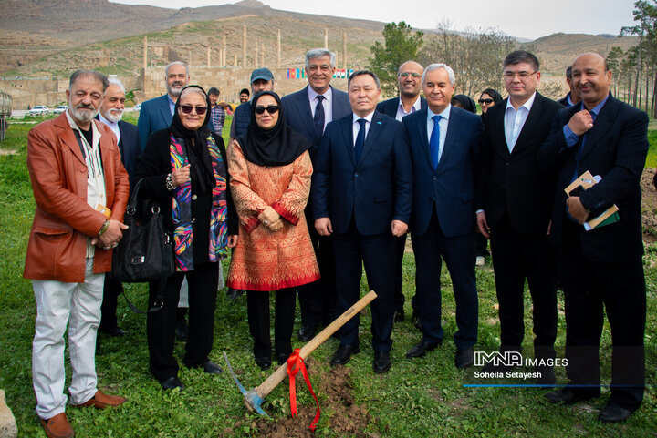رویداد بین المللی «نوروز فرهنگ صلح ملل» در تخت جمشید