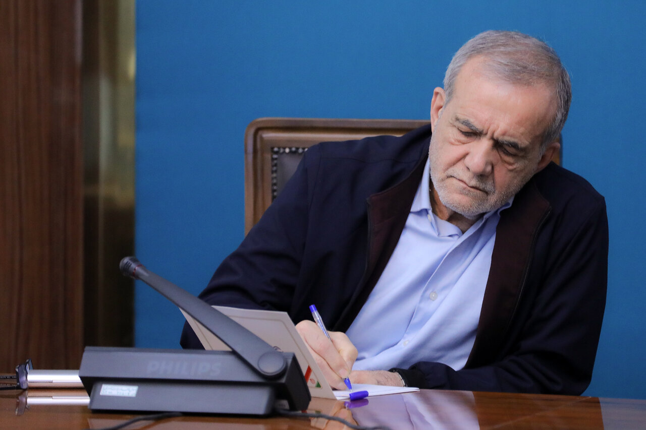 از رد شایعه توافق ایران با تلگرام تا احداث ۸ نیروگاه هسته ای جدید در ایران