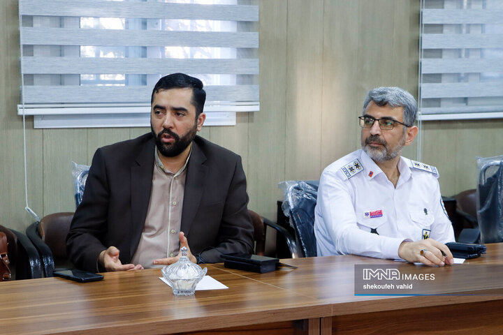 بازدید فرماندار اصفهان از کمپ اسکان موقت باغ فدک