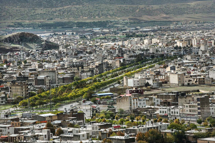 پاکسازی شبانه‌روزی خرم‌آباد برای استقبال از مسافران نوروزی