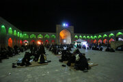 مسجدی که تا سحر بیدار است