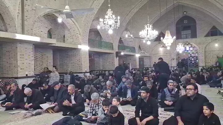 فیلم| زمزمه‌های عاشقانه مردم یزد در نخستین شب از شب‌های قدر