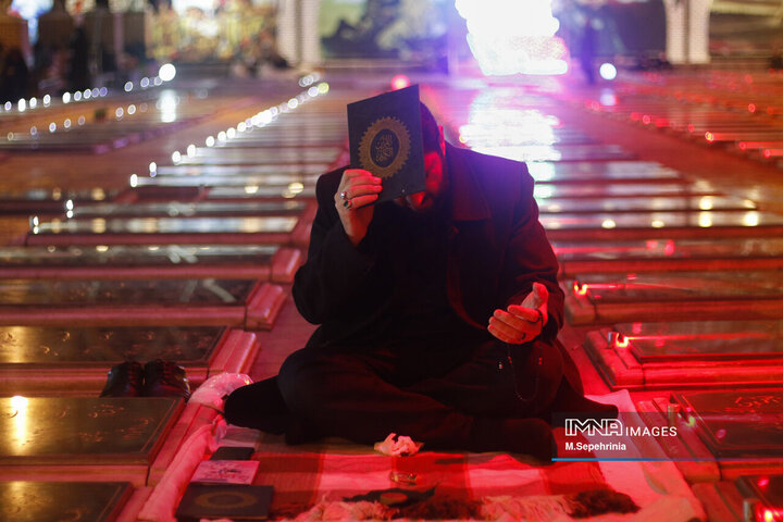 مراسم احیای شب نوزدهم ماه رمضان در گلزار شهدای تبریز