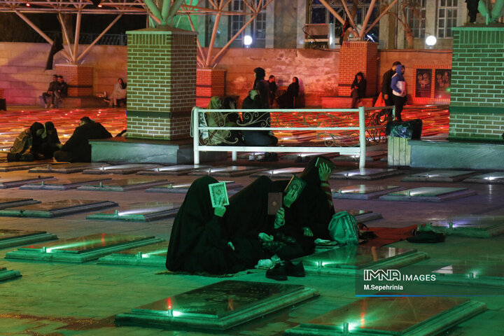 مراسم احیای شب نوزدهم ماه رمضان در گلزار شهدای تبریز