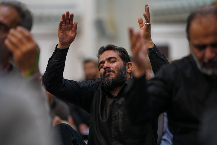 فیلم| شب‌زنده‌داری مردم خداجوی در سومین حرم اهل بیت(ع)