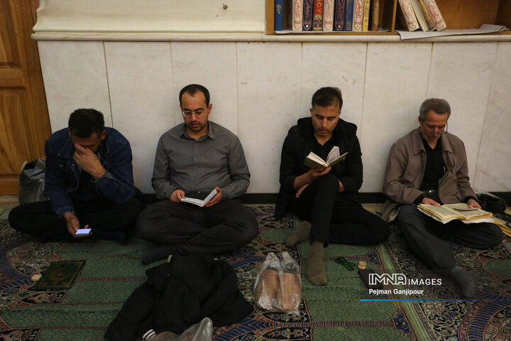 مراسم احیای شب بیست‌ویکم ماه رمضان در دانشگاه اصفهان