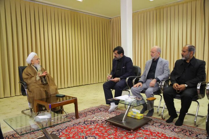 ۵۰ مدرسه در قم ساخته می‌شود / فرودگاه، حق مردم قم است