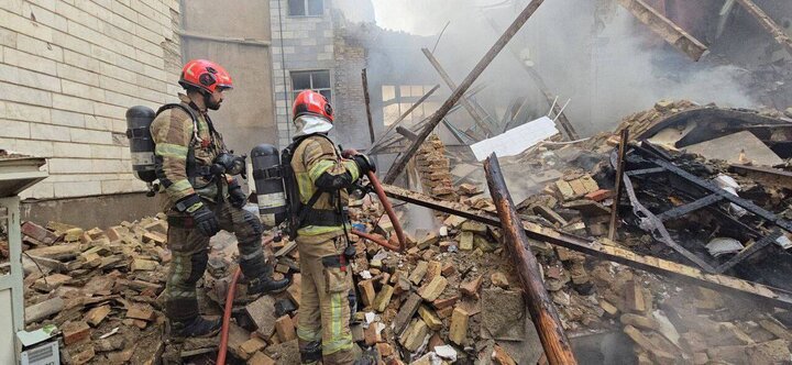 انفجار گاز منجر به فرو ریختن ساختمانی در تهران شد