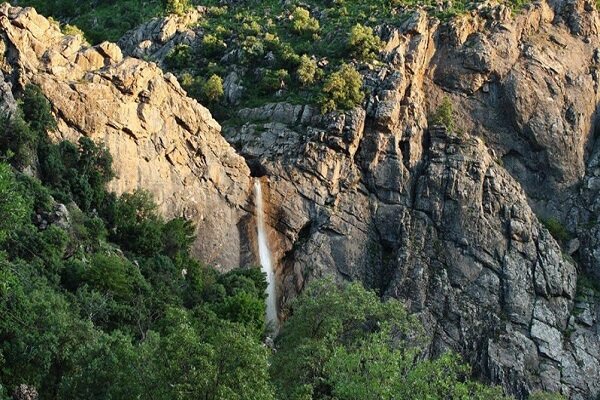 مریوان؛ مقصدی برای تمام فصلها/ «زریبار» گنجینەای پنهان در دل کوهستان + فیلم