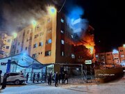 جنایت صهیونیست‌ها در حمله به بیمارستان ناصر مقابل دوربین رسانه‌ها +فیلم