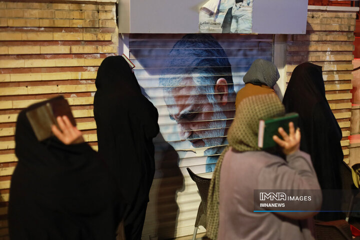 حال و هوای گلزار شهدای کرمان در شب‌های قدر