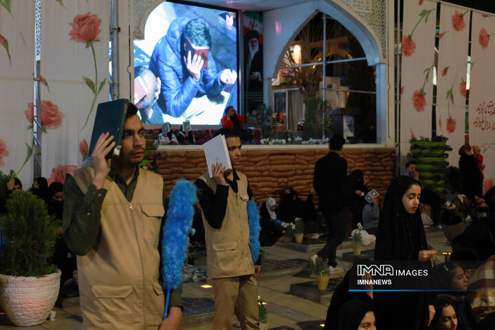 حال و هوای گلزار شهدای کرمان در شب‌های قدر