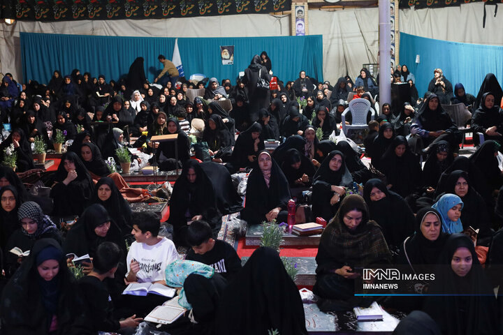 حال و هوای گلزار شهدای کرمان در شب‌های قدر