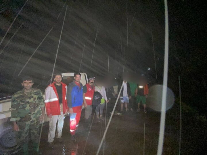 نجات ۷ گمشده‌ جنگل بلیران توسط هلال‌احمر مازندران