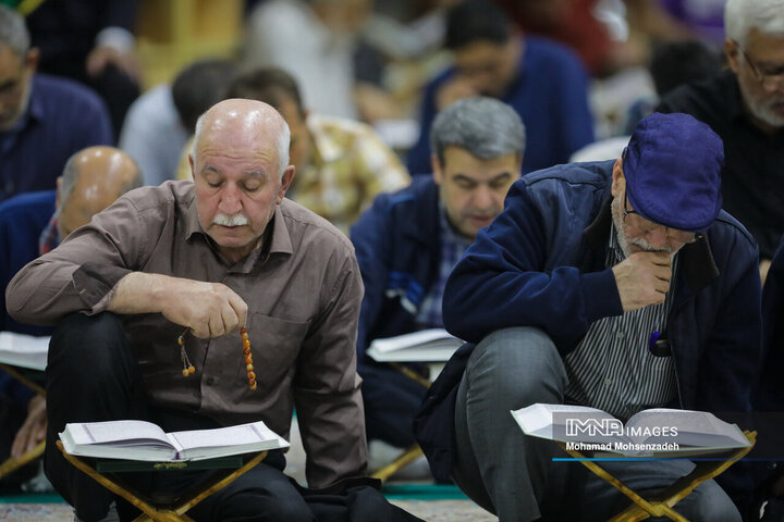 مراسم جزءخوانی قرآن کریم در حرم حضرت معصومه(س)