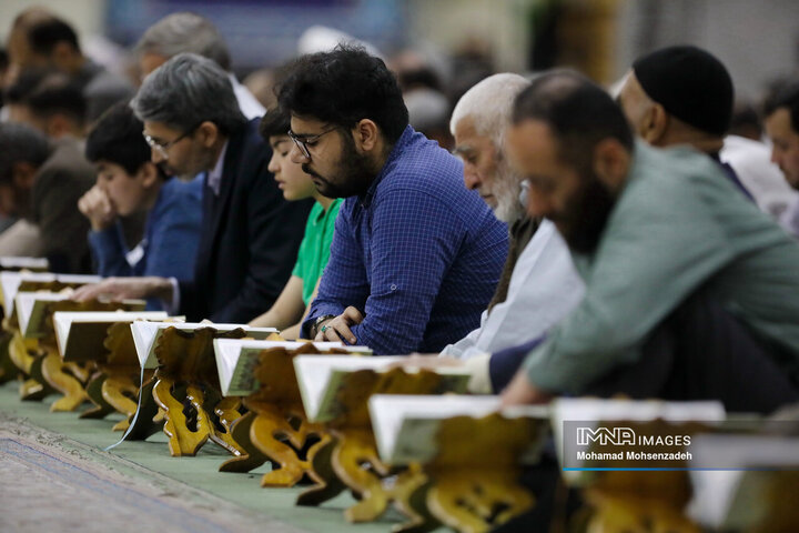 مراسم جزءخوانی قرآن کریم در حرم حضرت معصومه(س)