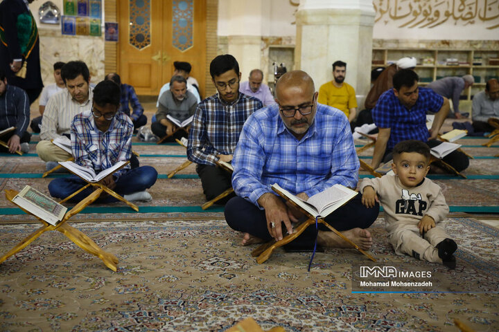 مراسم جزءخوانی قرآن کریم در حرم حضرت معصومه(س)