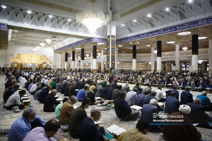 مراسم جزءخوانی قرآن کریم در حرم حضرت معصومه(س)