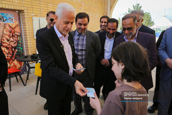 بازدید شهردار اصفهان از باغ فدک، ستاد هدایت سفر کیمیا و باغ گل‌ها