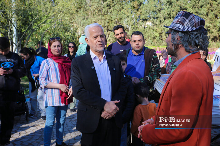 بازدید شهردار اصفهان از باغ فدک، ستاد هدایت سفر کیمیا و باغ گل‌ها