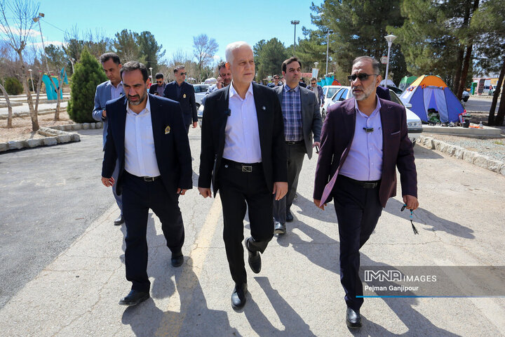 بازدید شهردار اصفهان از باغ فدک، ستاد هدایت سفر کیمیا و باغ گل‌ها