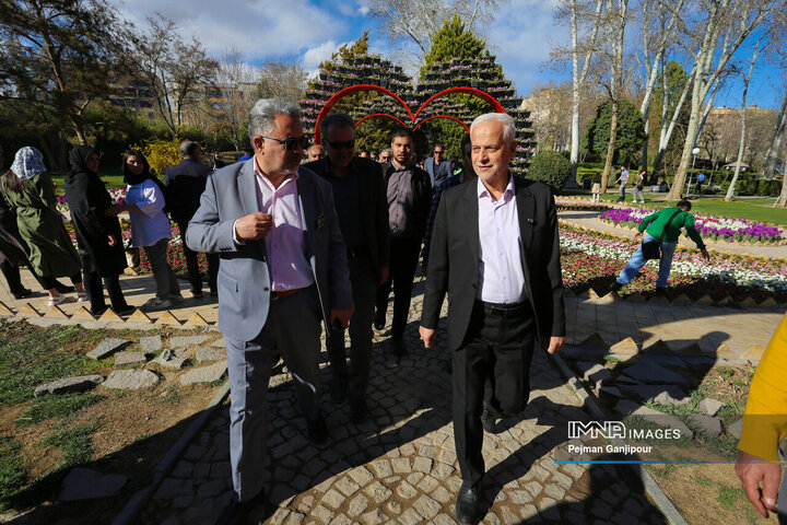 بازدید شهردار اصفهان از باغ فدک، ستاد هدایت سفر کیمیا و باغ گل‌ها