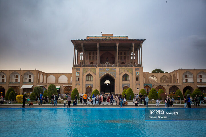 میدان امام(ره) اصفهان میزبان مسافران نوروزی